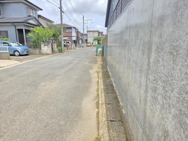 八街市 富山(やちまたし とやま)の前面道路含む現地写真画像