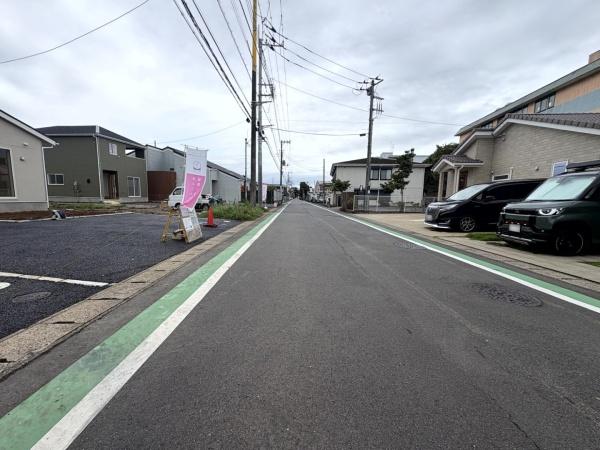 クレイドルガーデン八街市八街ほ 第16全4棟1号棟の前面道路含む現地写真画像