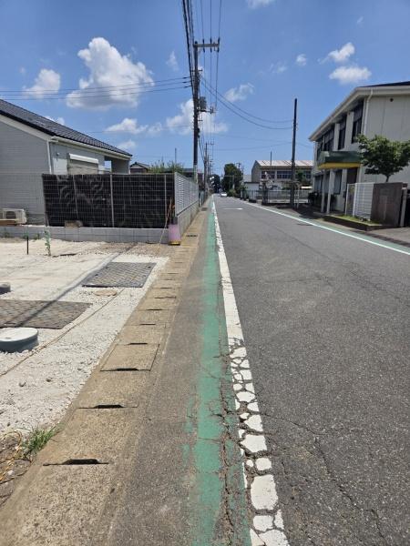 クレイドルガーデン八街市八街ほ 第16全4棟2号棟の前面道路含む現地写真画像