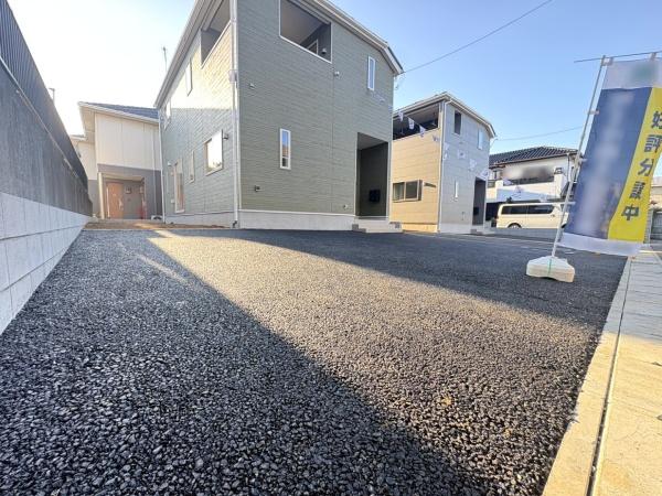 クレイドルガーデン 成田市 西三里塚 第10 全2棟 1号棟の駐車場画像