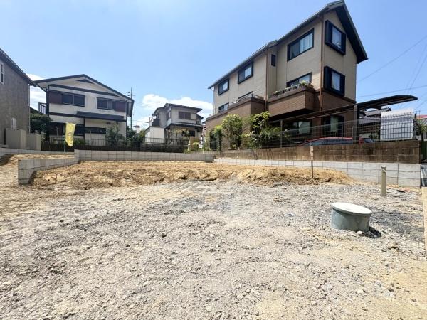 グラファーレ 佐倉市宮前11期全2棟1号棟の前面道路含む現地写真画像