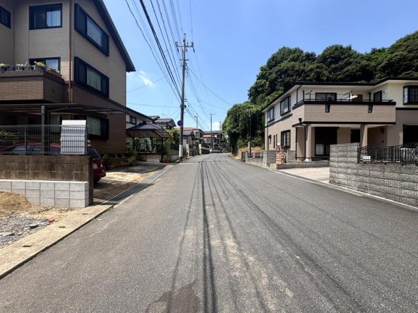 グラファーレ 佐倉市宮前11期全2棟1号棟の前面道路含む現地写真画像