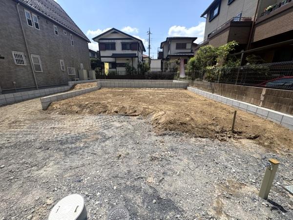グラファーレ 佐倉市宮前11期全2棟1号棟の前面道路含む現地写真画像