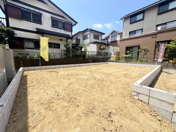 グラファーレ 佐倉市宮前11期全2棟2号棟の前面道路含む現地写真画像