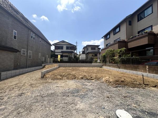 グラファーレ 佐倉市宮前11期全2棟2号棟の前面道路含む現地写真画像