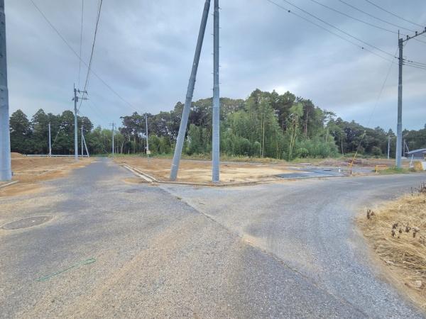 東金市 八坂台5丁目の前面道路含む現地写真画像