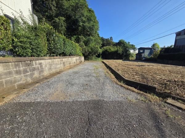 山武市 板中新田 さんむし いたなかしんでんの前面道路含む現地写真画像
