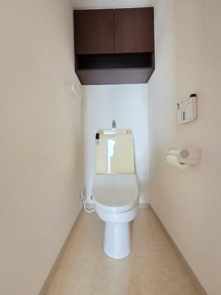パインズマンション成田のトイレ画像
