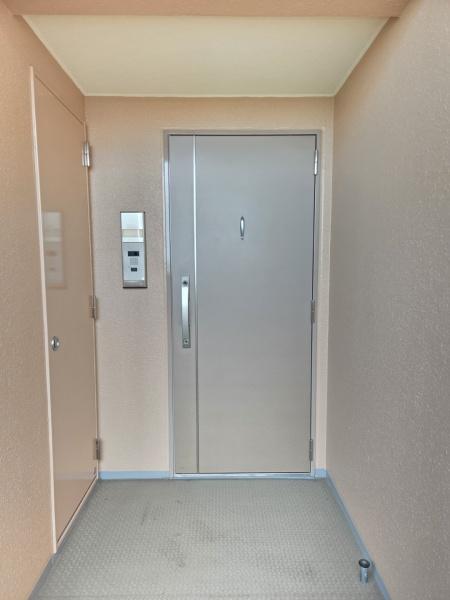 パインズマンション成田の玄関画像