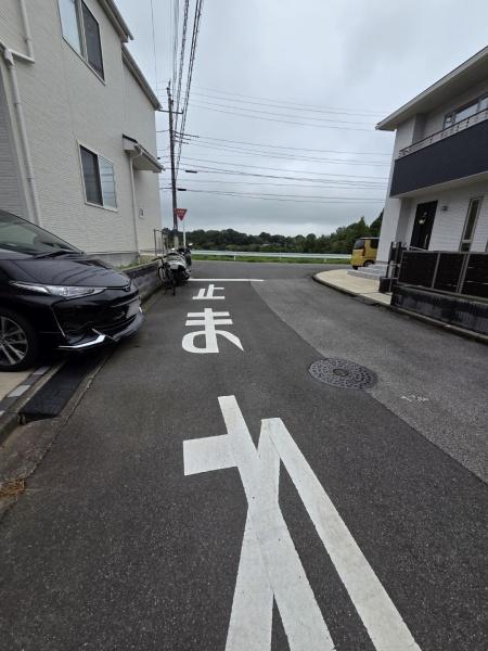 グラファーレ 成田市吾妻1丁目8期全2棟1号棟の前面道路含む現地写真画像