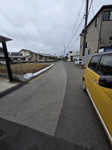 グラファーレ 成田市吾妻1丁目8期全2棟1号棟の前面道路含む現地写真画像