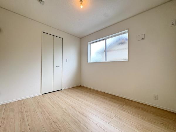 クレイドルガーデン　八街市文違第９全１棟　１号棟の洋室画像