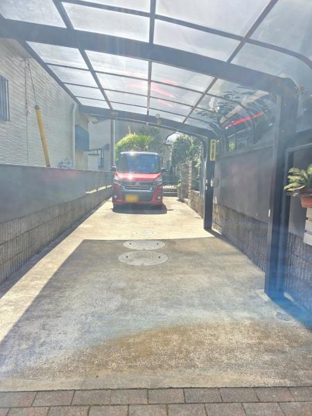 八街市富山の中古一戸建の駐車場画像