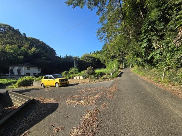建築条件なし売地　山武市　埴谷（さんむし　はにや）の前面道路含む現地写真画像