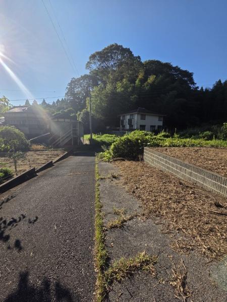 建築条件なし売地　山武市　埴谷（さんむし　はにや）の前面道路含む現地写真画像