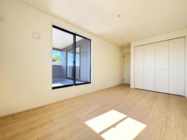 八街市榎戸 第1 全3棟 1号棟の洋室画像