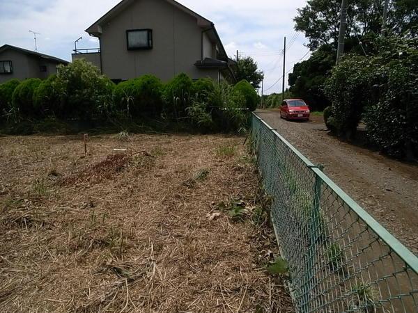 売地・八街市 八街い(やちまたし やちまた い)の前面道路含む現地写真画像
