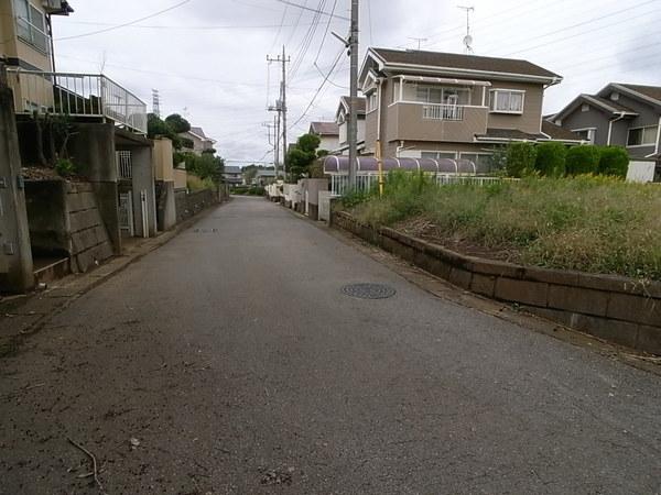 売地・八街市 文違(やちまたし ひじかい)の前面道路含む現地写真画像