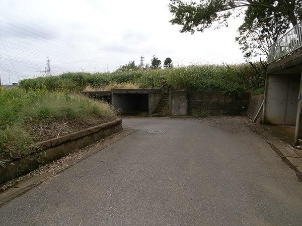 売地・八街市 文違(やちまたし ひじかい)の前面道路含む現地写真画像