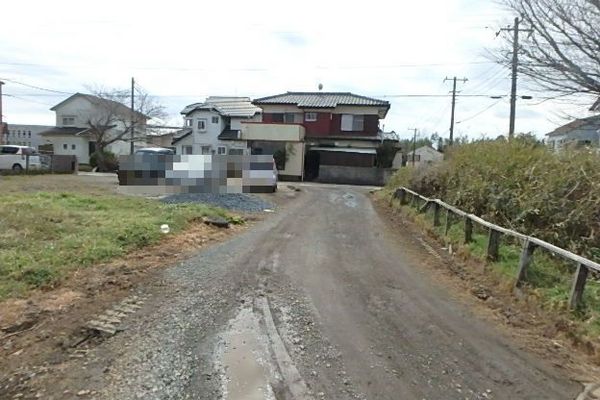富里市十倉の土地　前面道路含む現地写真