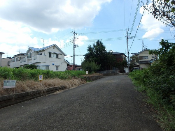 八街市東吉田の土地　前面道路含む現地写真