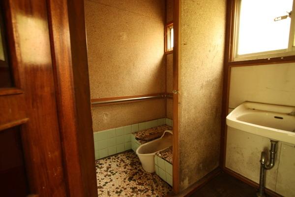 八王子市川口町　中古戸建のトイレ画像