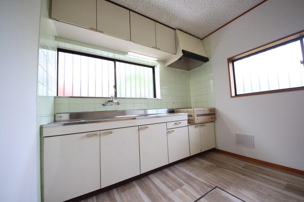 青梅市友田町　中古戸建のキッチン画像