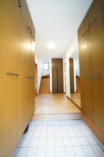 八王子市久保山町　中古戸建の玄関画像