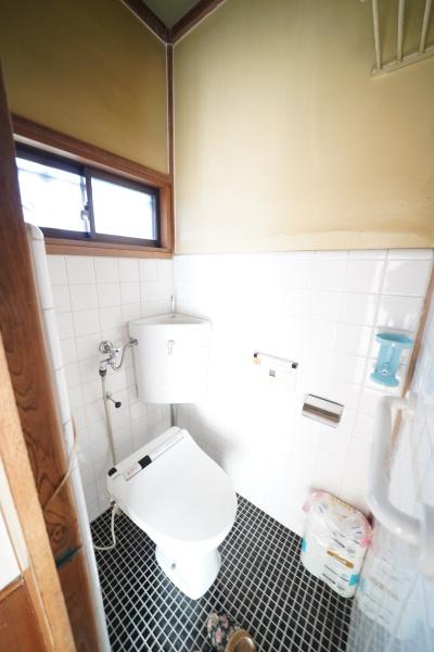 八王子市初沢町　中古戸建のトイレ画像
