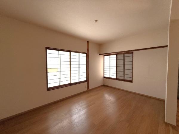 日野市新町　中古戸建の洋室画像