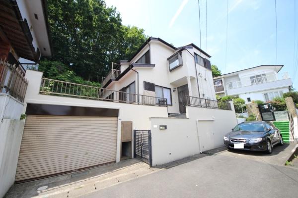 日野市新町　中古戸建の前面道路含む現地写真画像