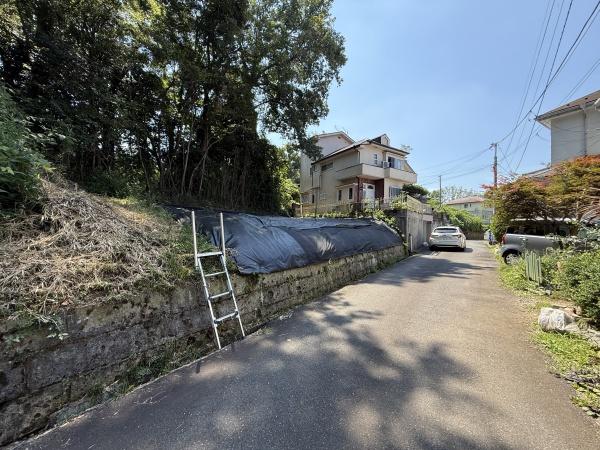 八王子市西寺方町　土地の前面道路含む現地写真画像