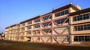 飯能市原町　中古戸建の中学校画像