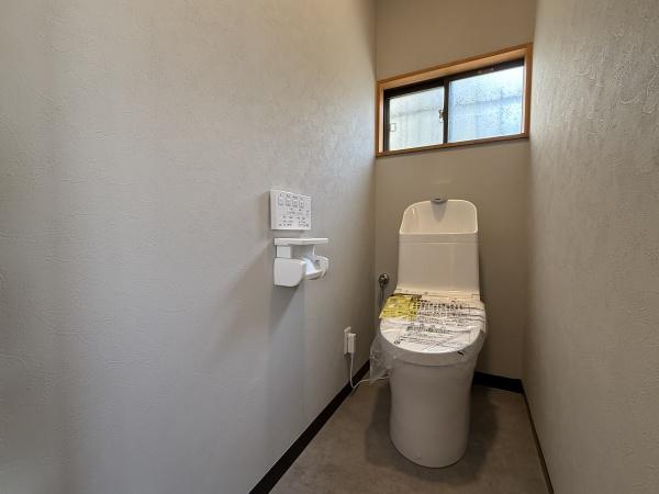 飯能市原町　中古戸建のトイレ画像