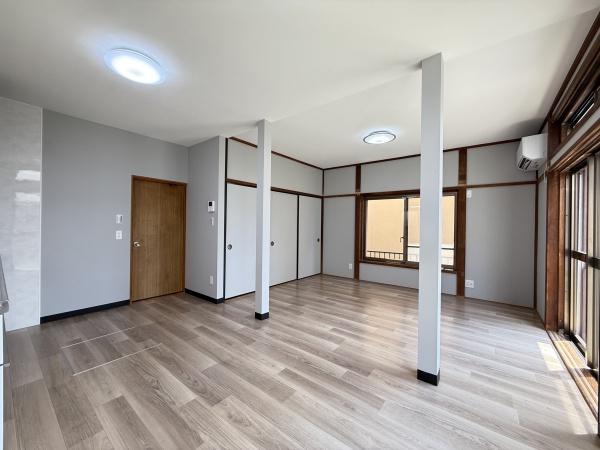 飯能市原町　中古戸建のリビング画像