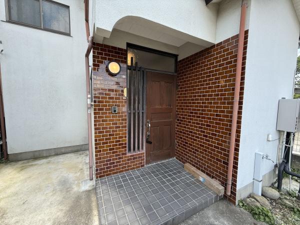 飯能市原町　中古戸建の玄関画像