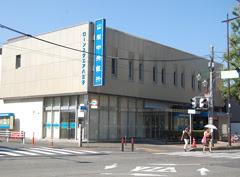 ローズハイツ八王子B棟の銀行画像