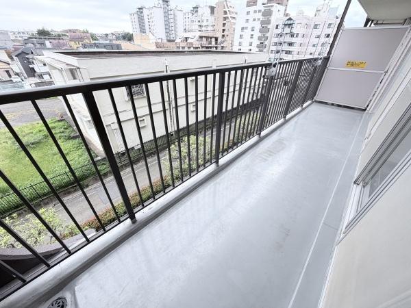 ローズハイツ八王子B棟のバルコニー画像