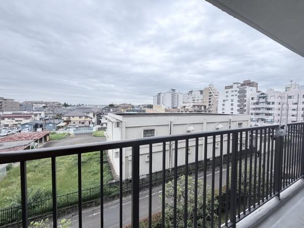 ローズハイツ八王子B棟の現地からの眺望画像