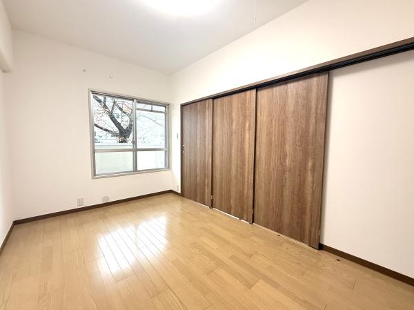 昭島つつじが丘ハイツ4号棟のリビング画像