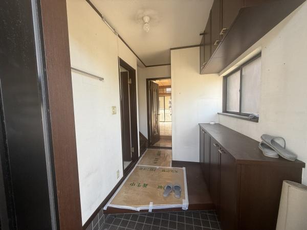 八王子市丸山町　中古戸建の玄関画像