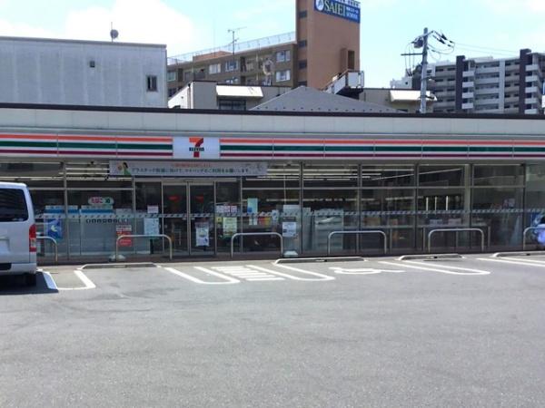 東急ドエルアルス川口並木のコンビニ画像