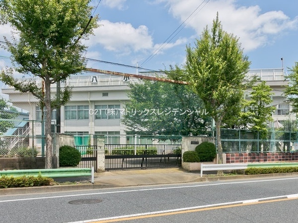 八王子市石川町 中古戸建の小学校画像