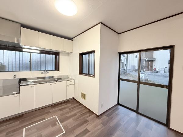 八王子市石川町 中古戸建のリビング画像