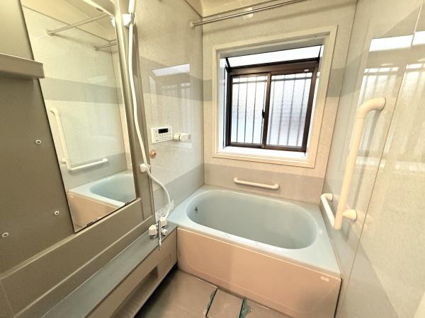 八王子市石川町 中古戸建のバス画像