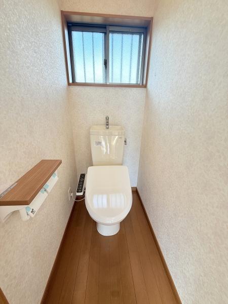 笛吹市石和町川中島 平屋のトイレ画像