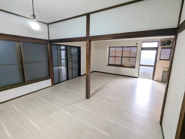 八王子市散田町2丁目　中古戸建のリビング画像