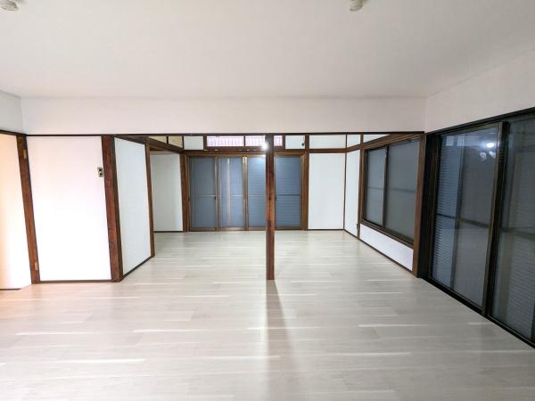 八王子市散田町2丁目　中古戸建のリビング画像