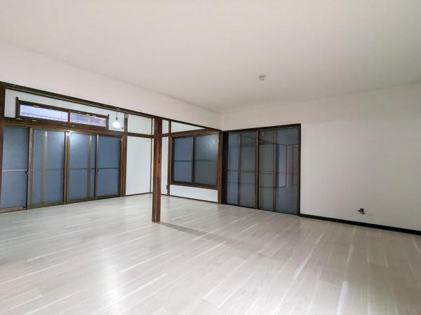 八王子市散田町2丁目　中古戸建のリビング画像