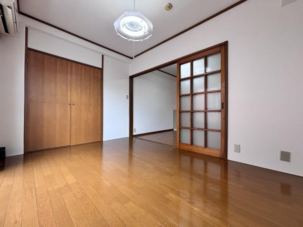貝塚フラットの洋室画像